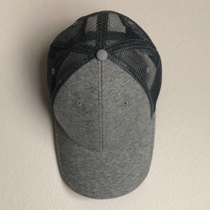 Mesh cap